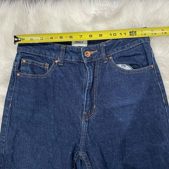 ONLY high waisted straight raw hem jeans size 28 - Picture 7 of 10